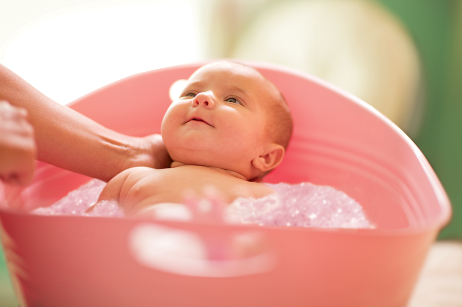 Когда можно купать ребенка