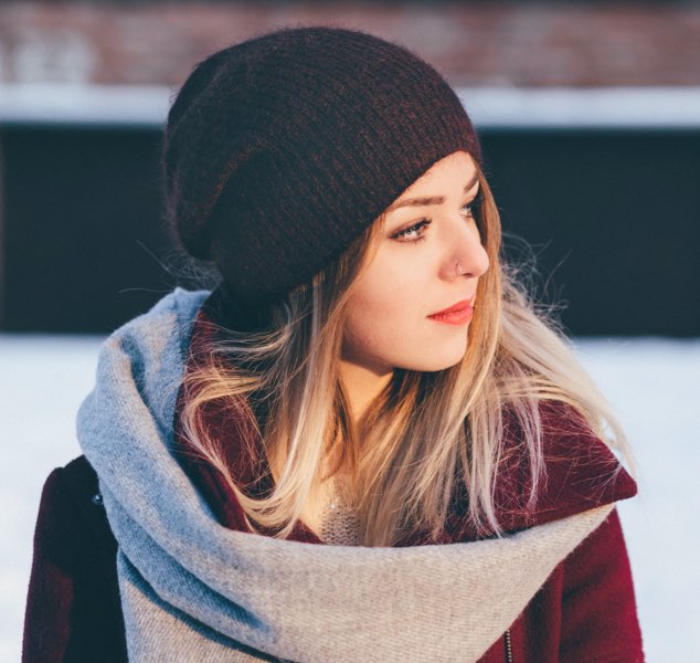 Почему электризуются волосы?