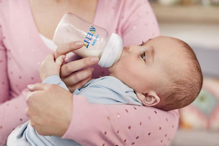 Кормление грудным молоком из бутылочки Philips серии Natural &ndash; максимально естественная замена кормлению грудью.