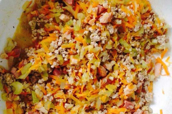 Сытный пирог со свининой и овощами