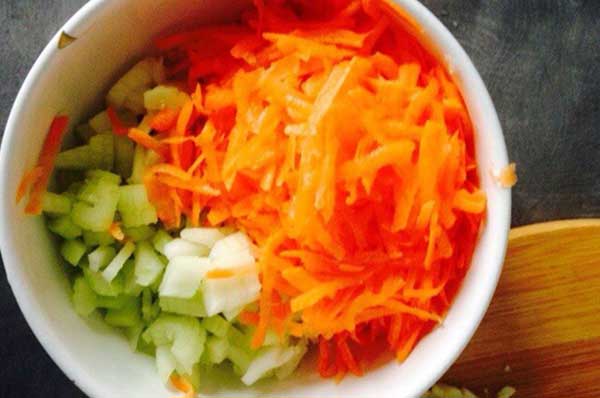 Сытный пирог со свининой и овощами