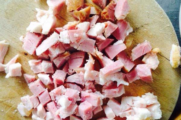 Сытный пирог со свининой и овощами