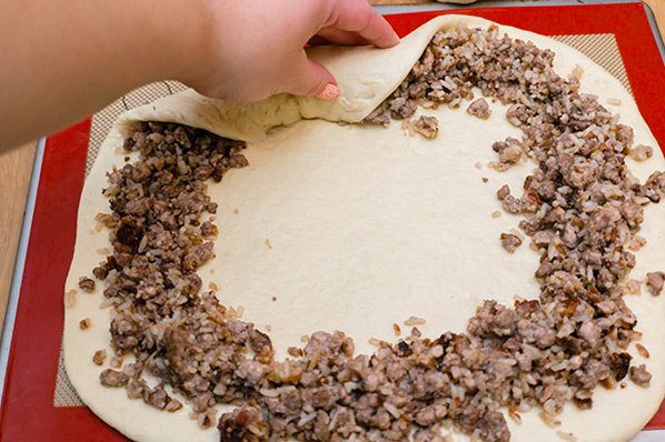 Сытный мясной пирог