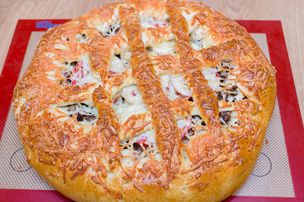 Сытный мясной пирог